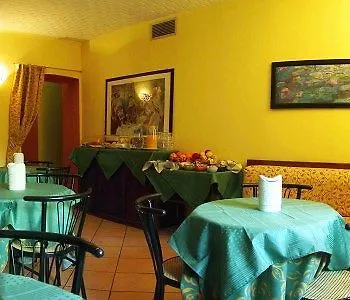 Hotel Casa Mia Milano 2*,